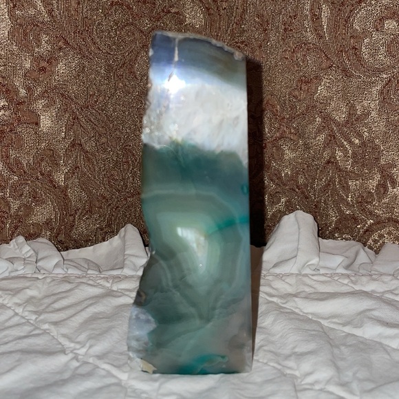 Vintage Natural Agate Geode with crystals.  Beautiful piece. - Picture 3 of 7